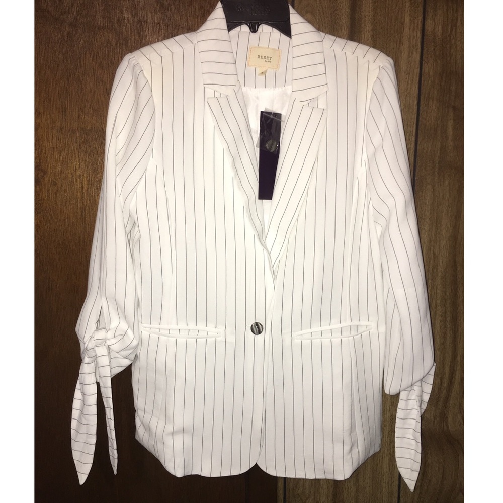 Striped blazer - Picture 2 of 4
